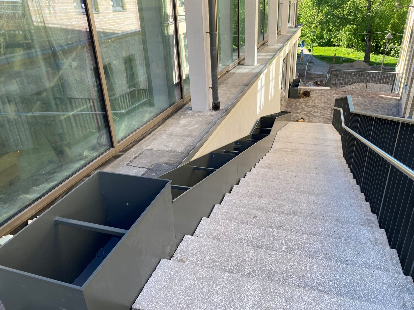 mažoji architektūra, metaliniai vazonai 3